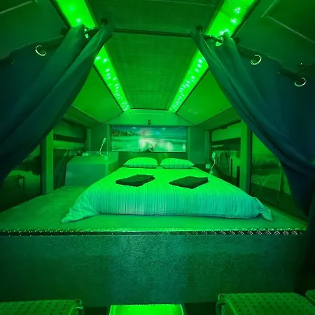 Bus Amenage Pour Un Sejour Insolite En Famille *