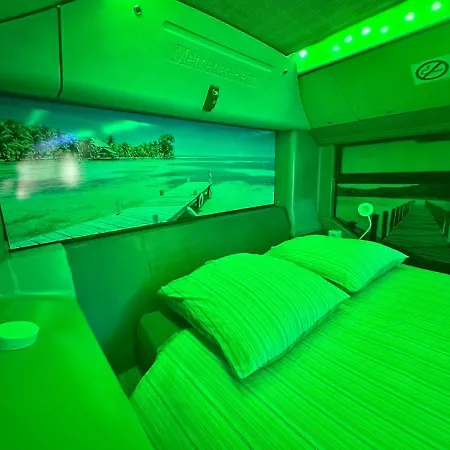 Bus Amenage Pour Un Sejour Insolite En Famille * Berck